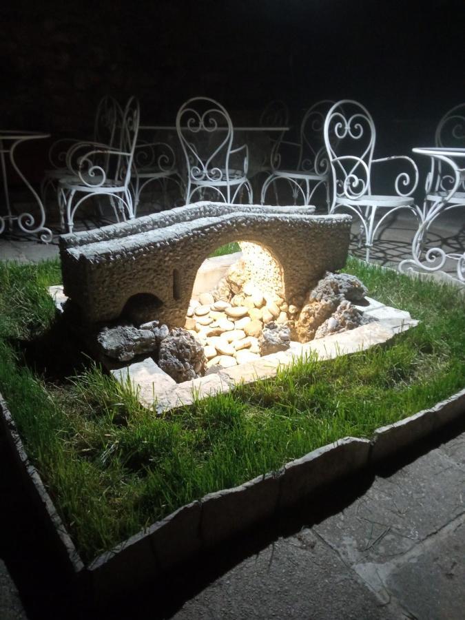 Heart Of Old Town Guesthouse بودغوريتْسا المظهر الخارجي الصورة