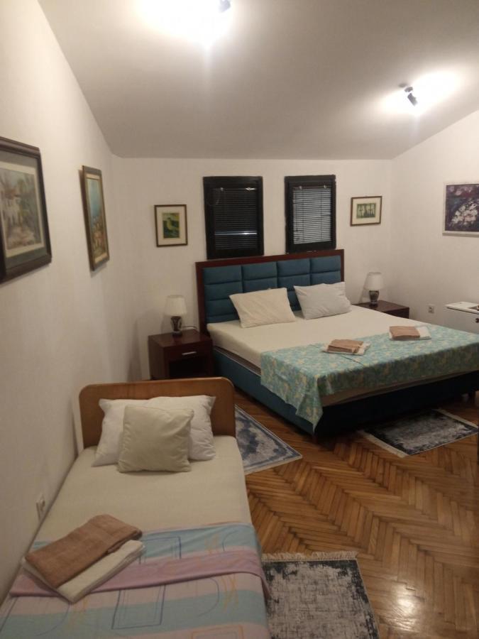 Heart Of Old Town Guesthouse بودغوريتْسا المظهر الخارجي الصورة